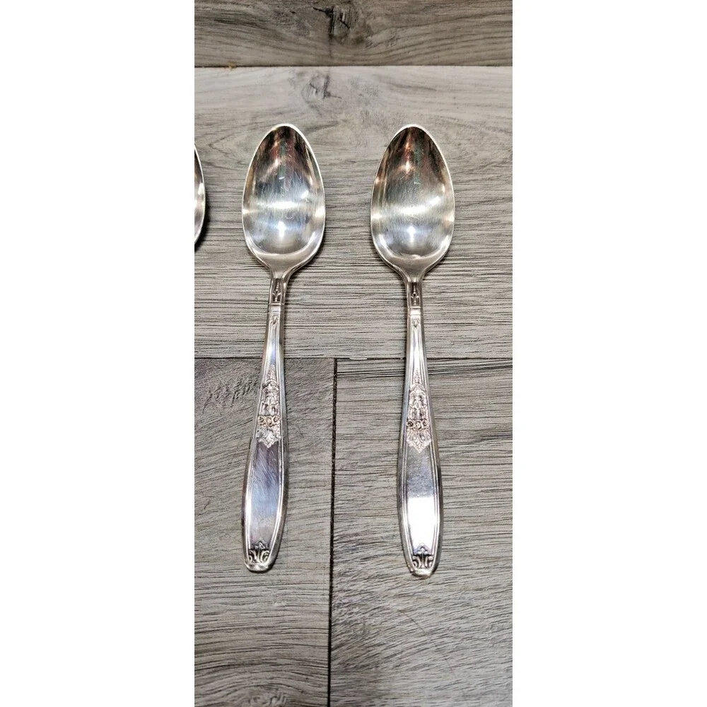 Set of 4 Vintage 1847 Rogers Bros IS Silverplate Spoons Floral Motif Flatware